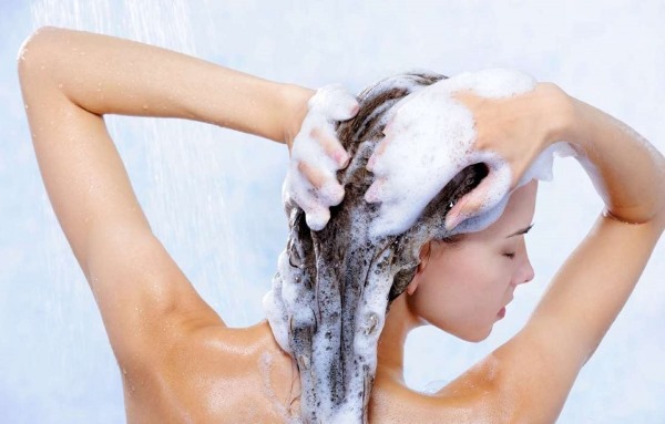 Shampoos Granny Agafia sem sulfatos e parabenos após alisamento de queratina, contra queda de cabelo