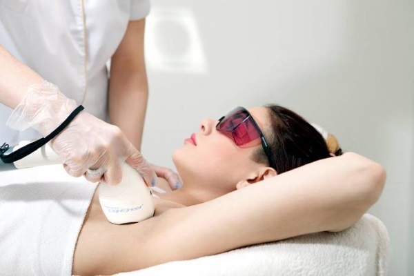 Neodym-Laser zur Gesichts- und Körperhaarentfernung. Vorher und nachher Fotos, Preis, Bewertungen