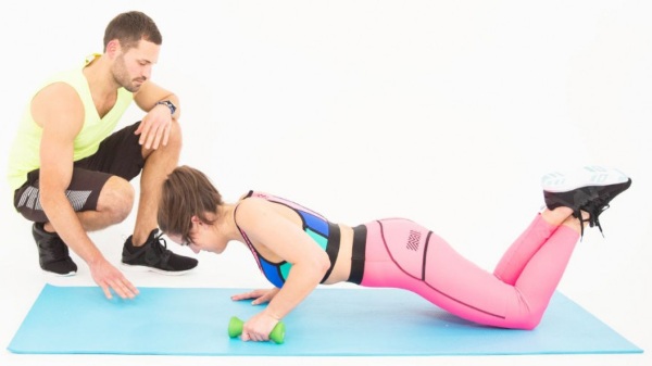 Exercicis de força per a dones. Programa d’aprimament a casa