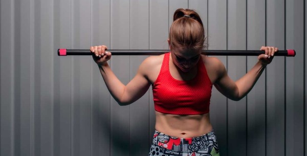 Ćwiczenia na bodybar dla kobiet na pośladki i biodra, kręgosłup, ramiona, plecy. Jak zrobić