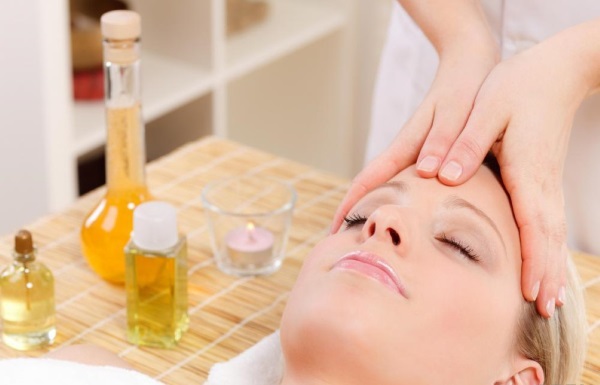 Ansiktsmassage i kosmetologi. Typer, kosmetisk teknik, magnifica, videohandledning. Fördelar, recensioner och resultat