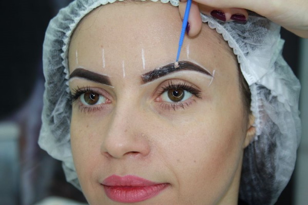 Anesthesie voor permanente make-up van wenkbrauwen, oogleden, lippen, ogen. Dat is beter, beoordelingen