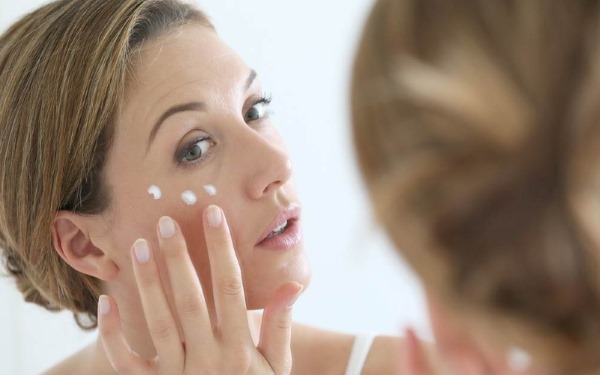 Gute Feuchtigkeitscremes für das Gesicht nach 30-40-50 Jahren. Preise, Bewertungen