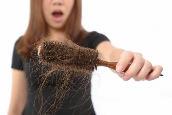 تقوية مقويات الشعر وإزالة اصفراره. الأسعار والتعليقات وكيفية الاستخدام