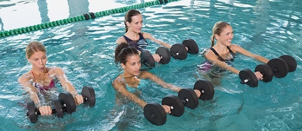 Aeróbic acuático.Beneficios para adelgazar, ejercicios, resultados, revisiones, contraindicaciones.