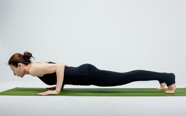 Bài tập yoga đơn giản cho người mới bắt đầu, giảm cân, lưng và cột sống