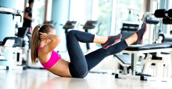Exercices de fitness pour perdre du poids: force, cardio, intervalle, CEM, tabata, anaérobie