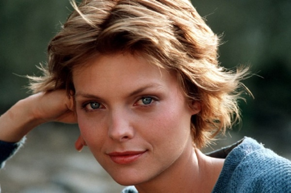 Michelle Pfeiffer ภาพถ่ายในวัยหนุ่มของเขาตอนนี้ก่อนและหลังการทำศัลยกรรมรูปร่างชีวประวัติชีวิตส่วนตัว
