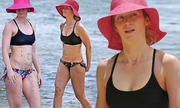 Emily Blunt ภาพถ่ายสุดฮอตในชุดว่ายน้ำก่อนและหลังการทำศัลยกรรมชีวประวัติชีวิตส่วนตัว