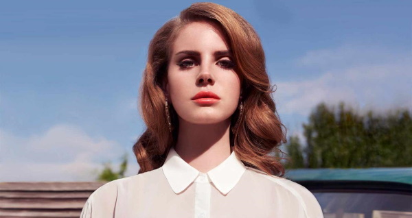 Lana Del Rey. Foto's heet in een badpak, voor en na plastische chirurgie, biografie, persoonlijk leven